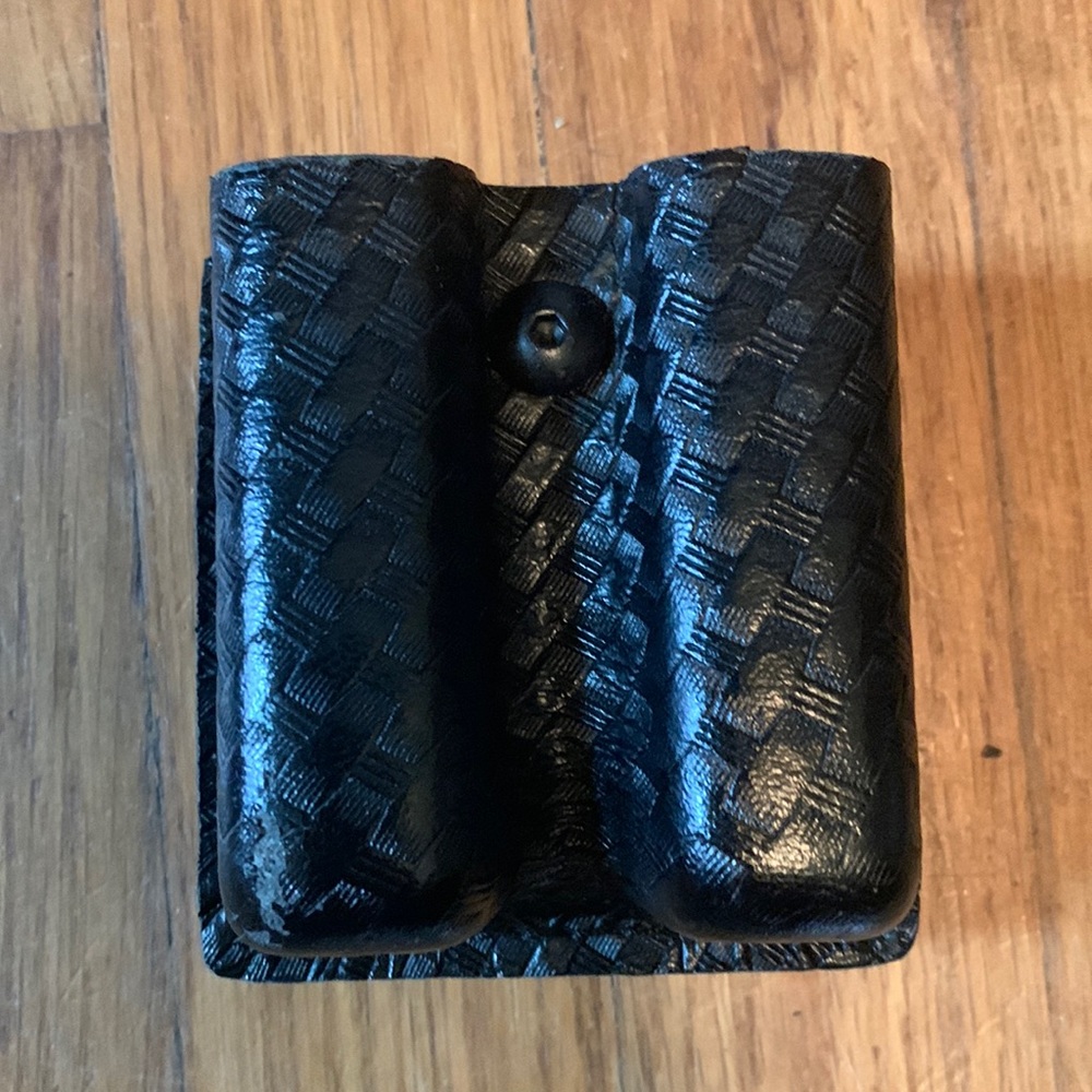 Safariland Magazine holder for Glock 17/22